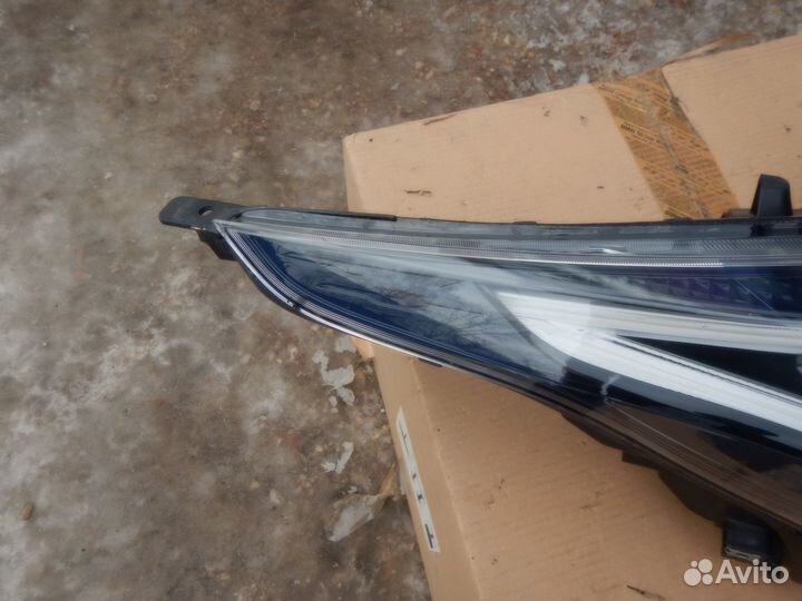 Фара правая KIA Rio 4 FB оригинал