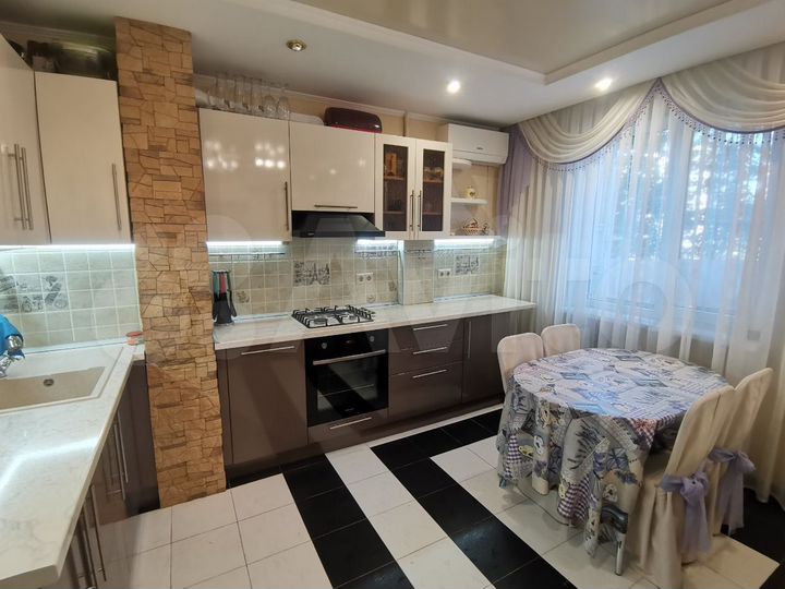 4-к. квартира, 81 м², 2/9 эт.