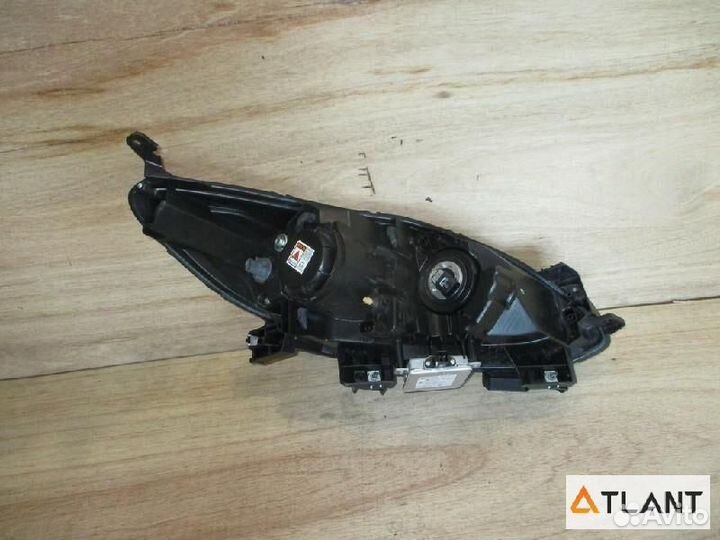 Фара передняя левая mazda premacy