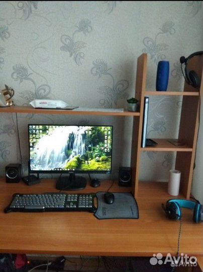 Компьютерный стол