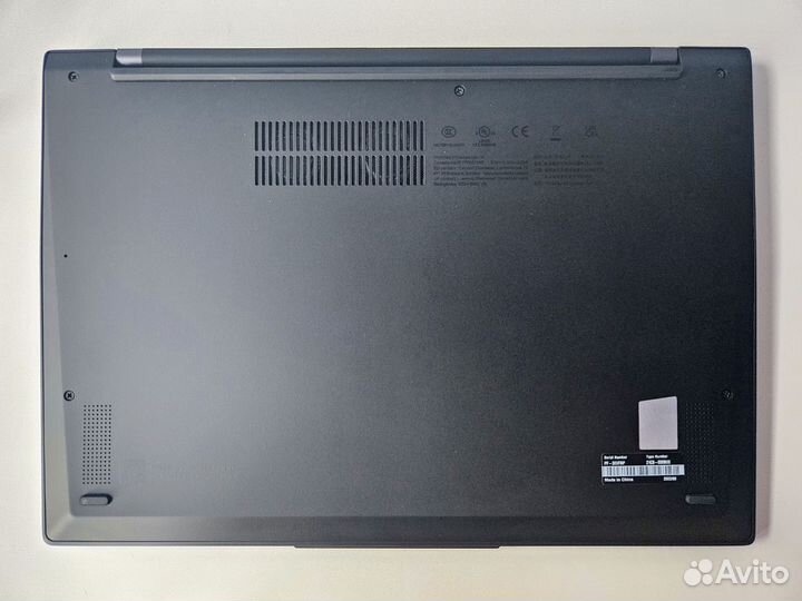 Lenovo ThinkPad X1 Carbon G10 (16GB 512GB 1260P)