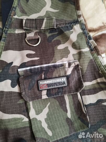 Жилет камуфляжный с карманами