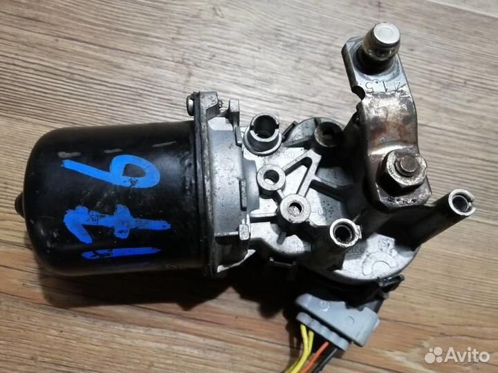 Моторчик стеклоочистителя передний Qashqai J10