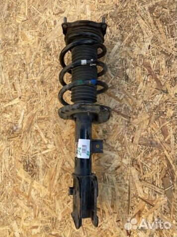 Амортизатор передний правый Hyundai Santa Fe 4