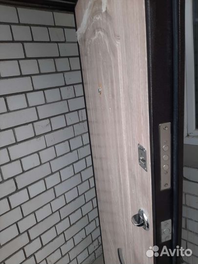 Дверь входная металлическая новая