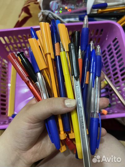 Карандаши, фломастеры, ручки и пенал