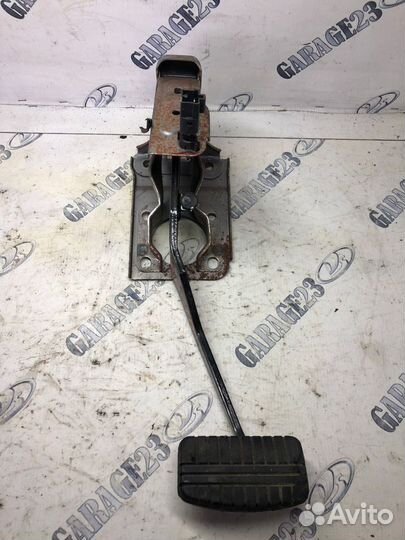 Педаль тормоза Mitsubishi Lancer 10