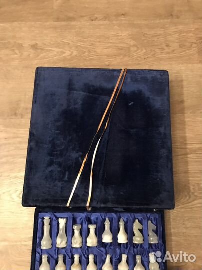 Шахматы из оникса и мрамора