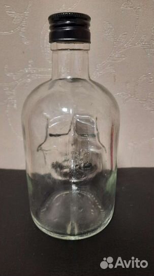 Бутылка Череп 0.5л