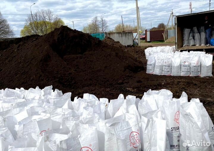 Перегной и чернозем в мешках