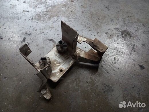 Кнопка запуска и глушения двигателя Iveco