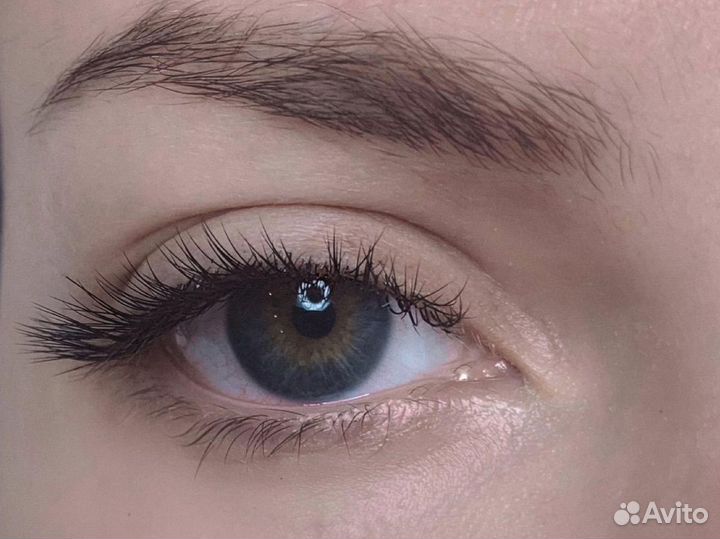 Модель на наращивание ресниц