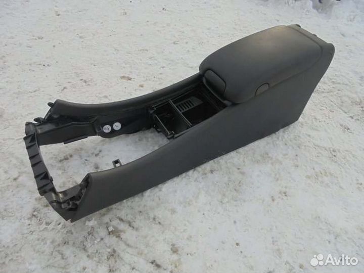 Бардачок между сиденьями Mercedes-Benz C180 W203