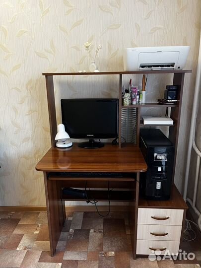 Компьютерный стол