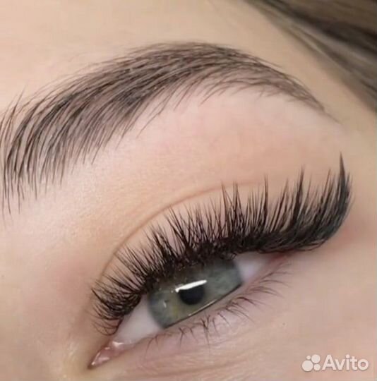 Наращивание ресниц в студии