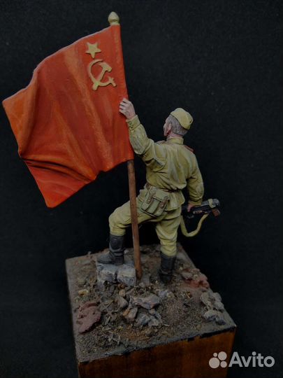 Оловянная миниатюра