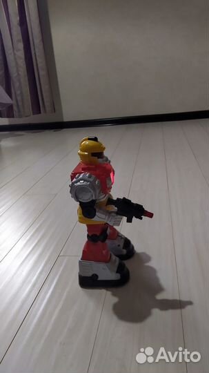 Робот игрушка со звуком