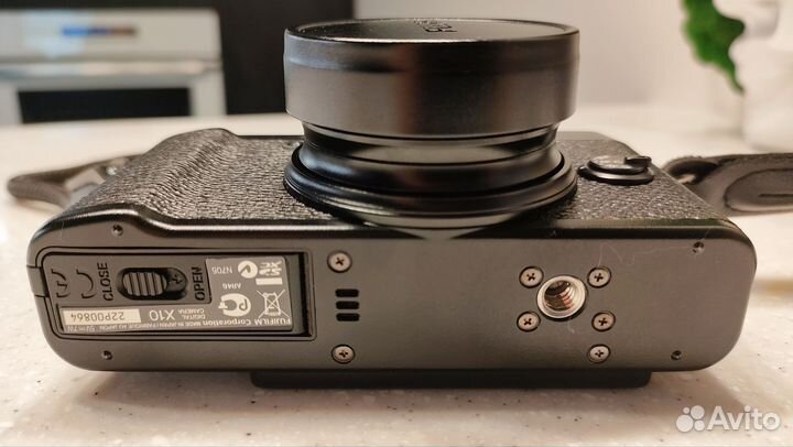 Fujifilm X10