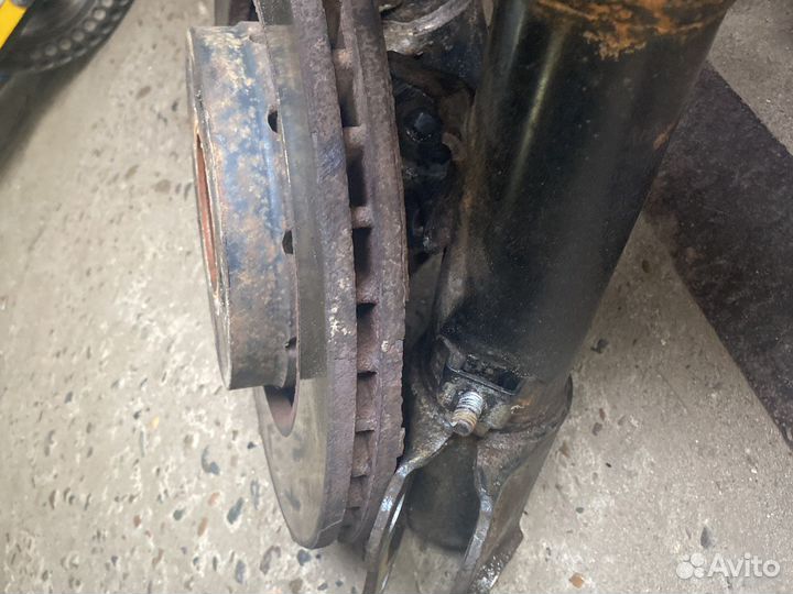 Стойки пружины на mitsubishi outlander2008