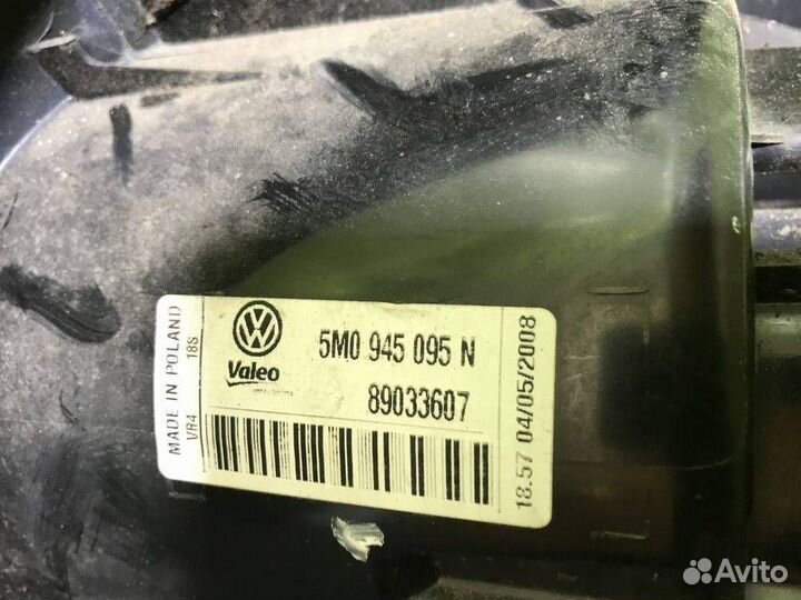 Фонарь задний левый Volkswagen Golf 5 Plus 200