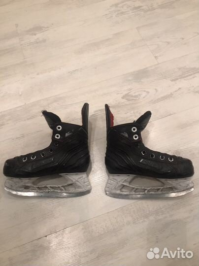 Коньки хоккейные