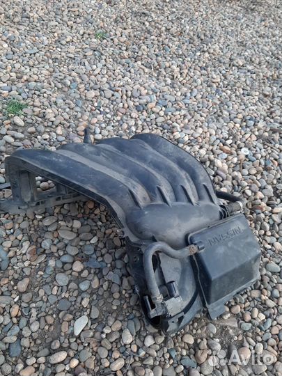 Впускной коллектор на Нисссан Жук.Nissan Juke