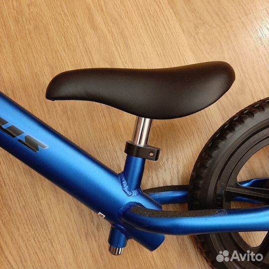 Продам беговел