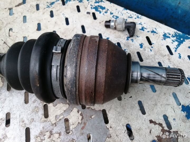 Привод передний левый МКПП Opel Astra H Zafira B