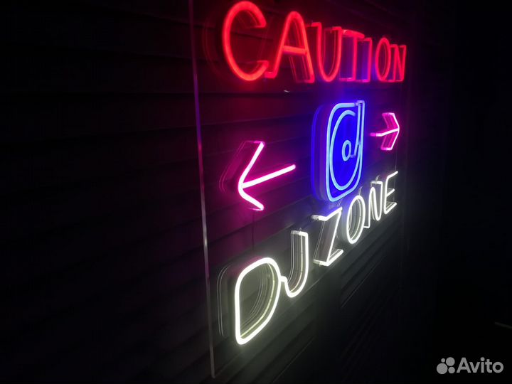 Неоновая вывеска