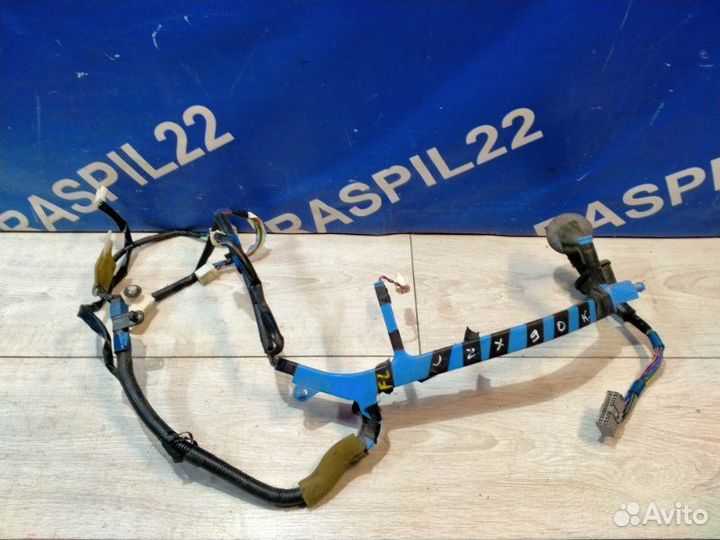 Электропроводка двери передняя левая Toyota Mark