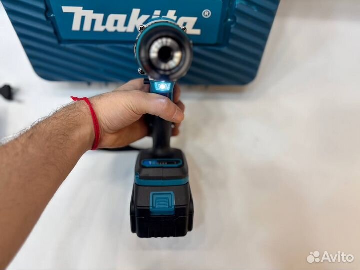 Аккумуляторная ударная дрель-шуруповерт Makita