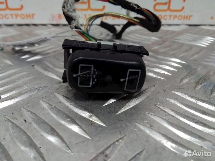 Кнопка обогрева заднего стекла Mercedes-Benz