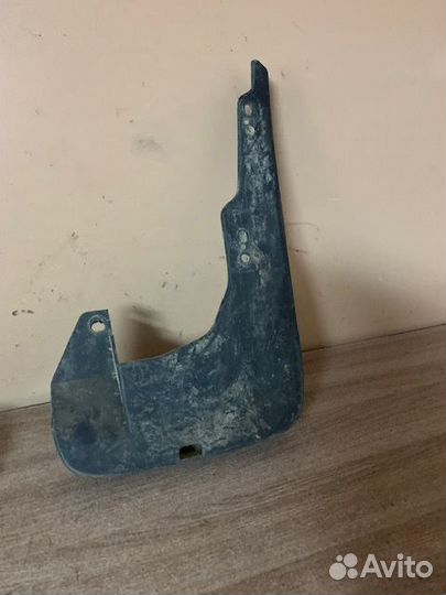 Брызговик передний левый CR-V