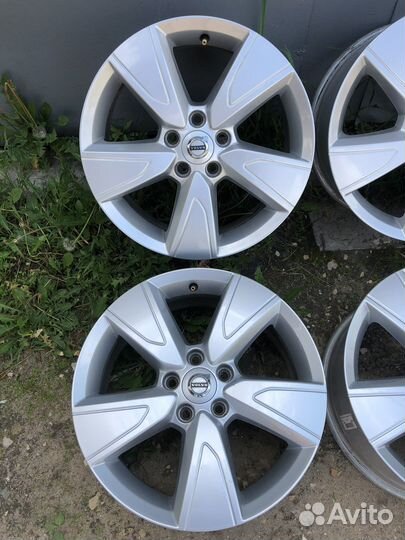 Диски R17 на Volvo XC40 XC60 XC70 S90 оригинал