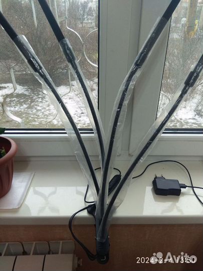Светодиодная лампа для растений на прищепке