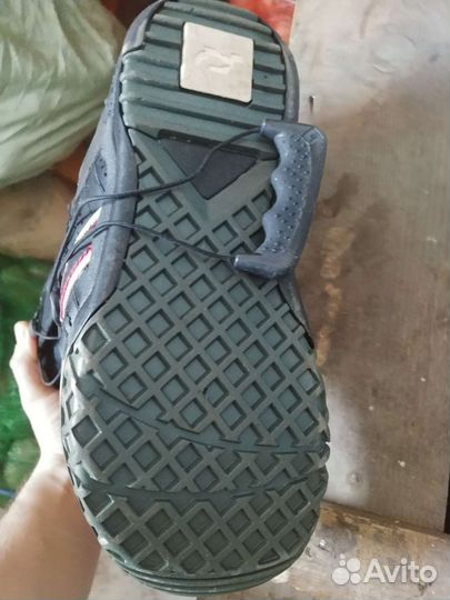 Сноуборд с креплениями