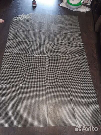 Сетка против скольжения ковров