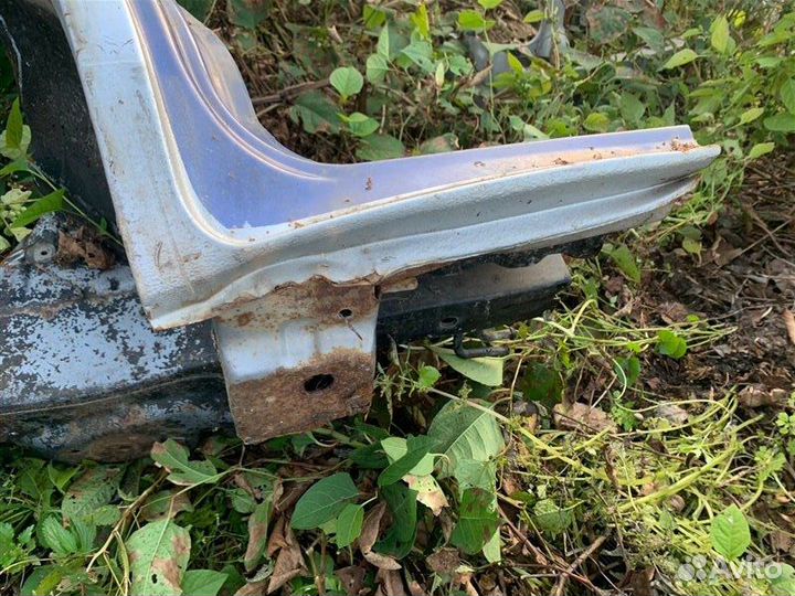 Порог кузова передний левый Toyota Lite Ace Noah