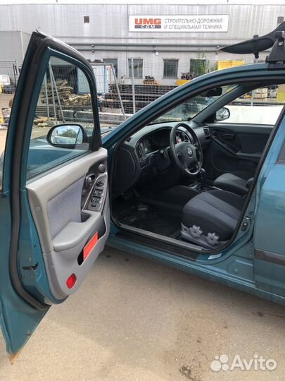 Hyundai Elantra 1.6 AT, 2004, 168 000 км