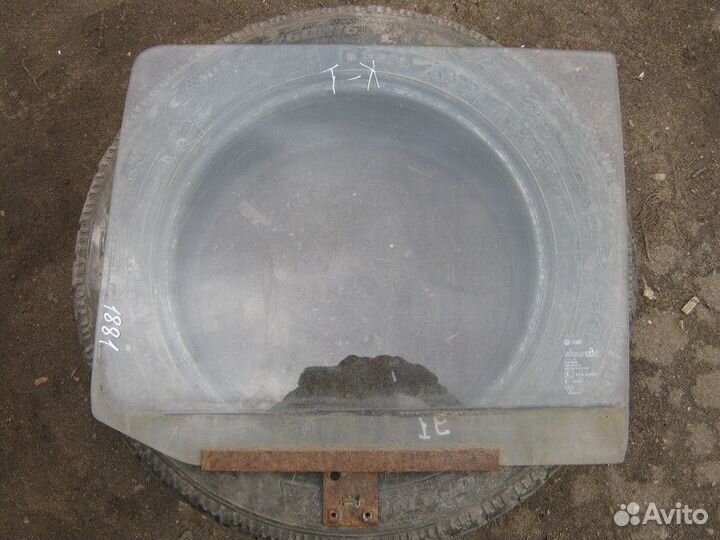 Стекло задней правой двери Volkswagen Jetta 1