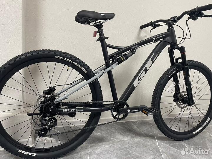 Скоростной велосипед двухподвесный GT513 27,5