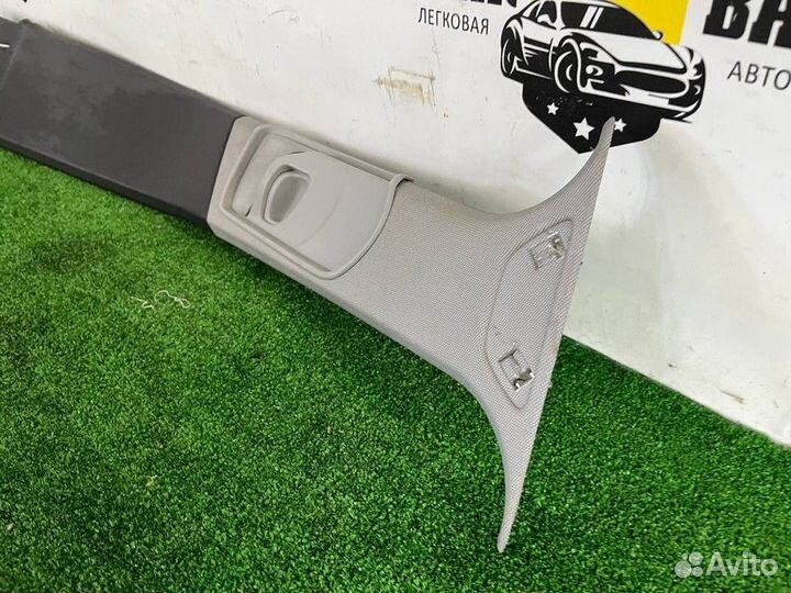 Обшивка стойки центральной правой R