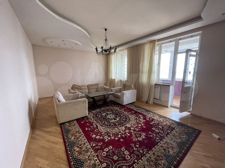 2-к. квартира, 90 м², 6/6 эт.