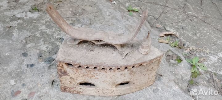 Утюг старинный угольный