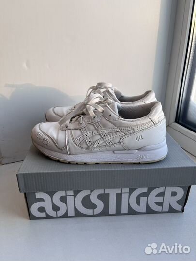 Кроссовки asics