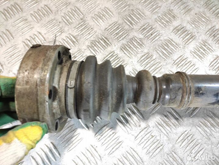 Полуось передняя левая Volkswagen Passat b5 1996-2
