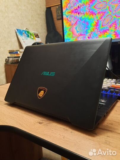 Ноутбук asus X570