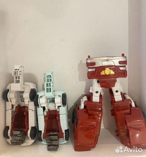 Робот tobot