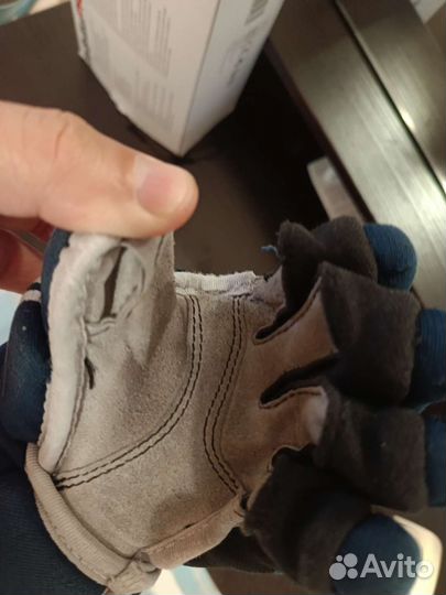 Краги хоккейные, шлем хоккейный