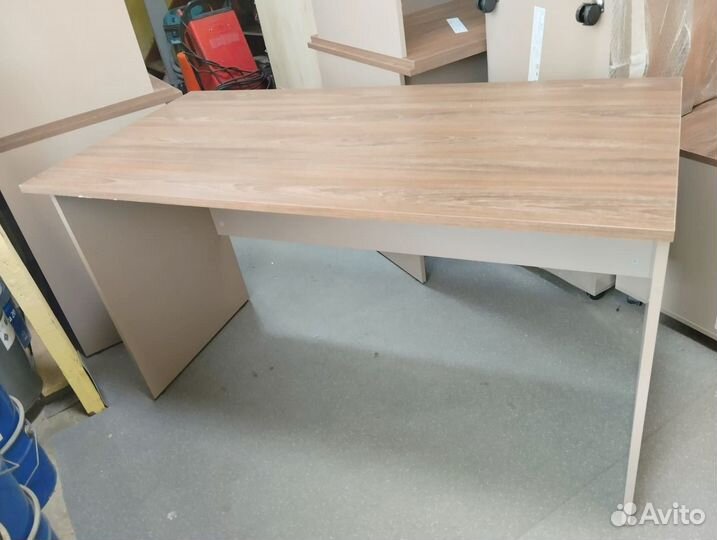 Офисная мебель стол